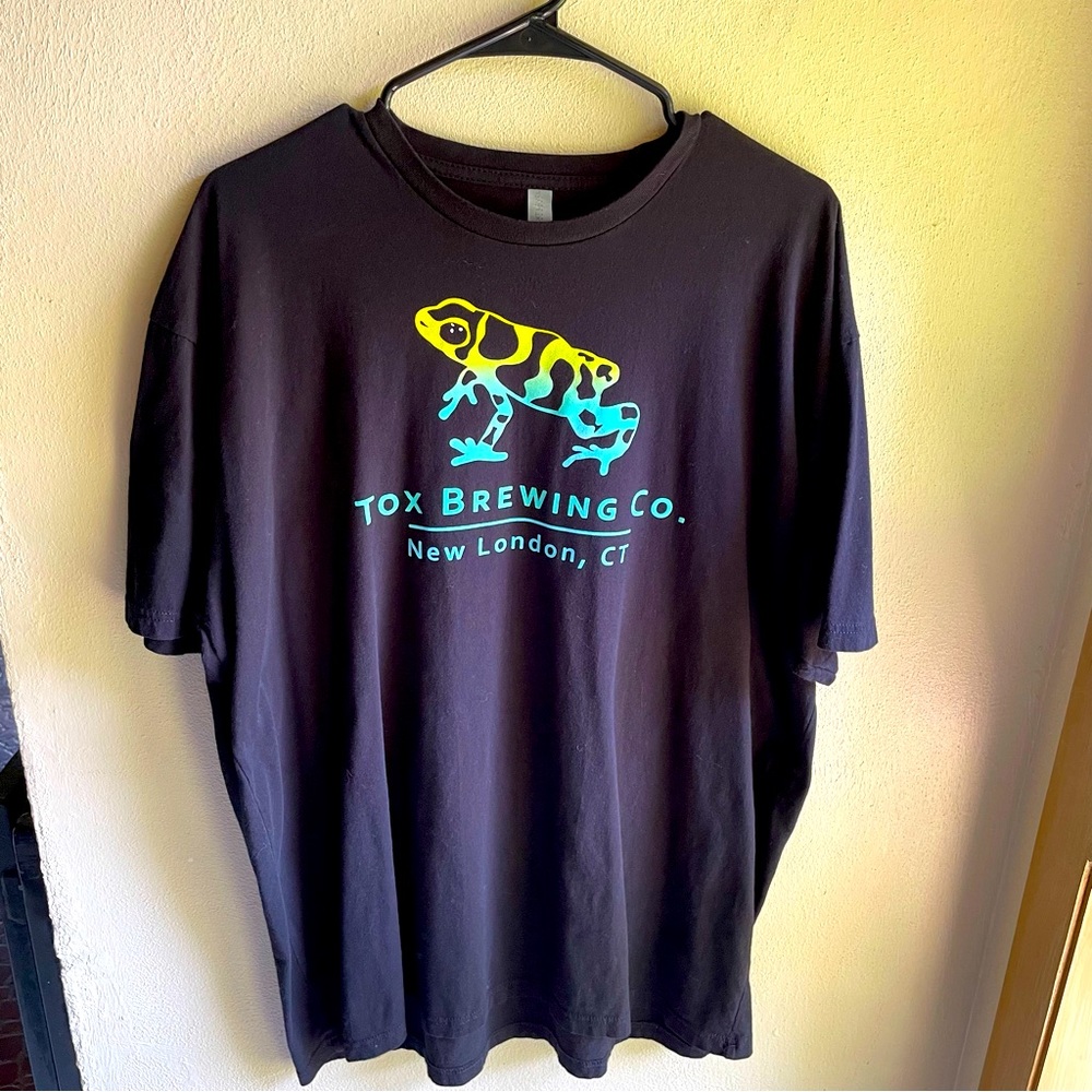 Tox Brewing Company, New London, CT. Black Tshirt w/ Frog. Size 2XL